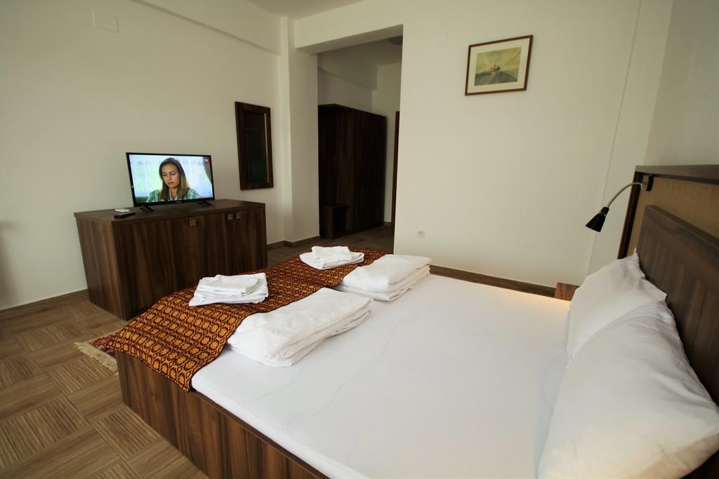 Mai Danube Hotel Eselnita Ngoại thất bức ảnh