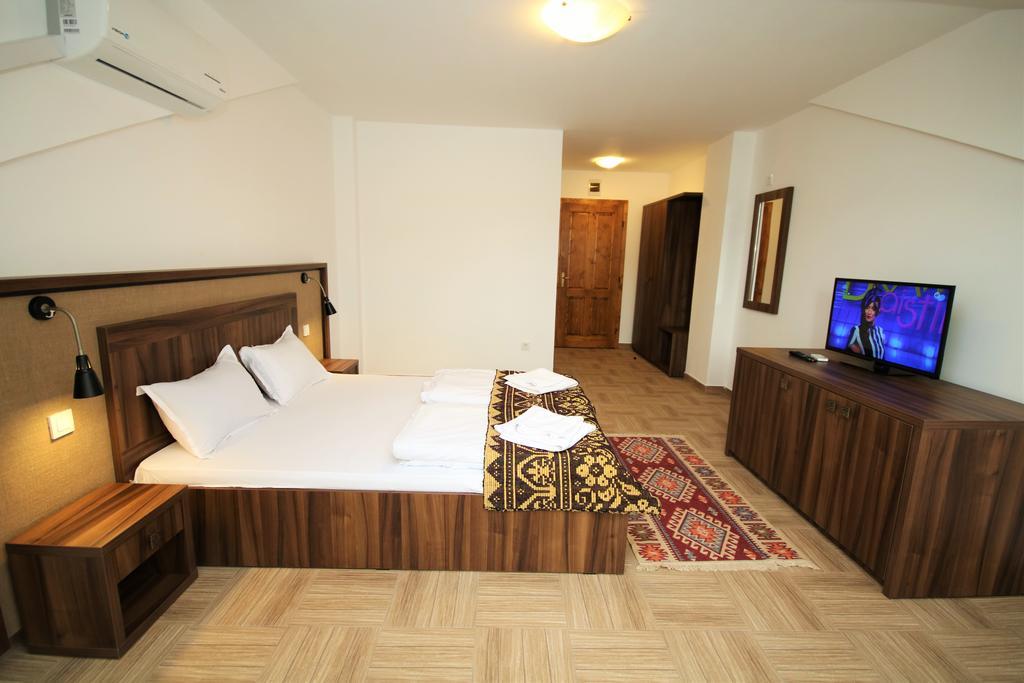 Mai Danube Hotel Eselnita Ngoại thất bức ảnh