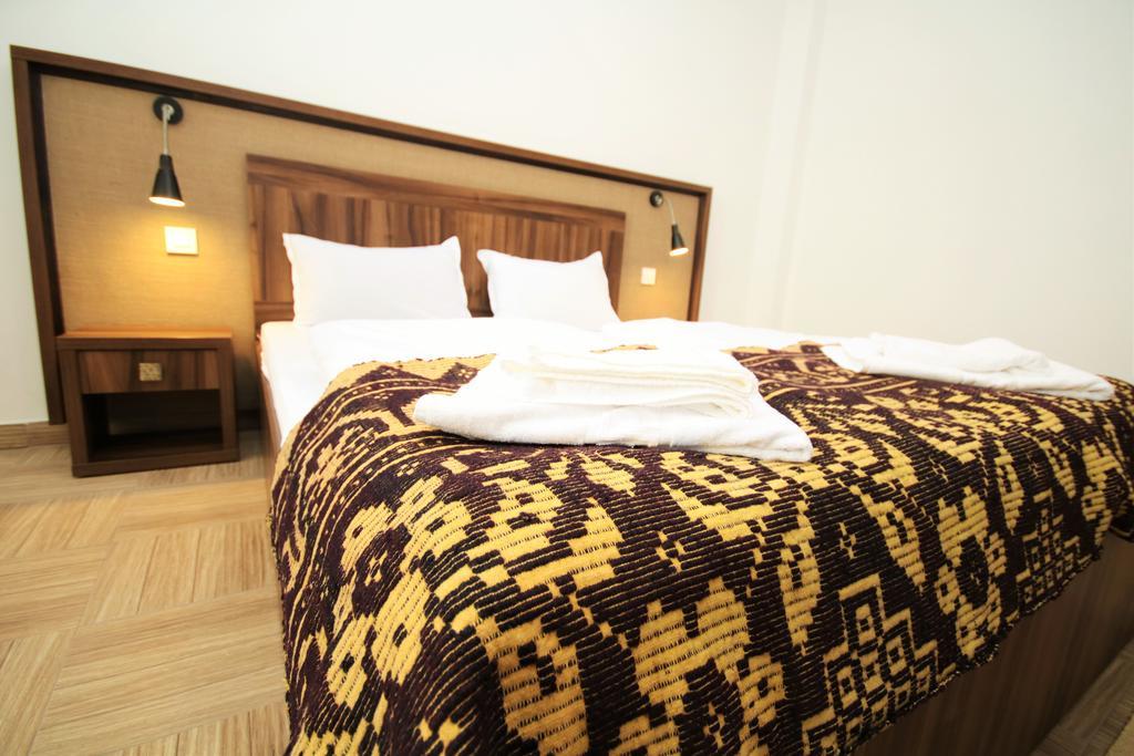 Mai Danube Hotel Eselnita Ngoại thất bức ảnh
