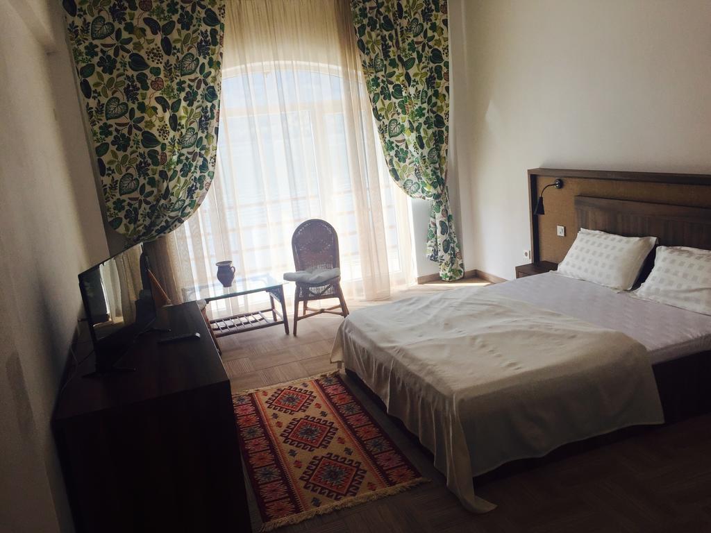 Mai Danube Hotel Eselnita Ngoại thất bức ảnh