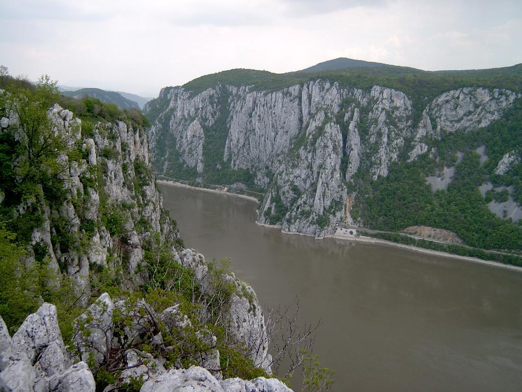 Mai Danube Hotel Eselnita Ngoại thất bức ảnh