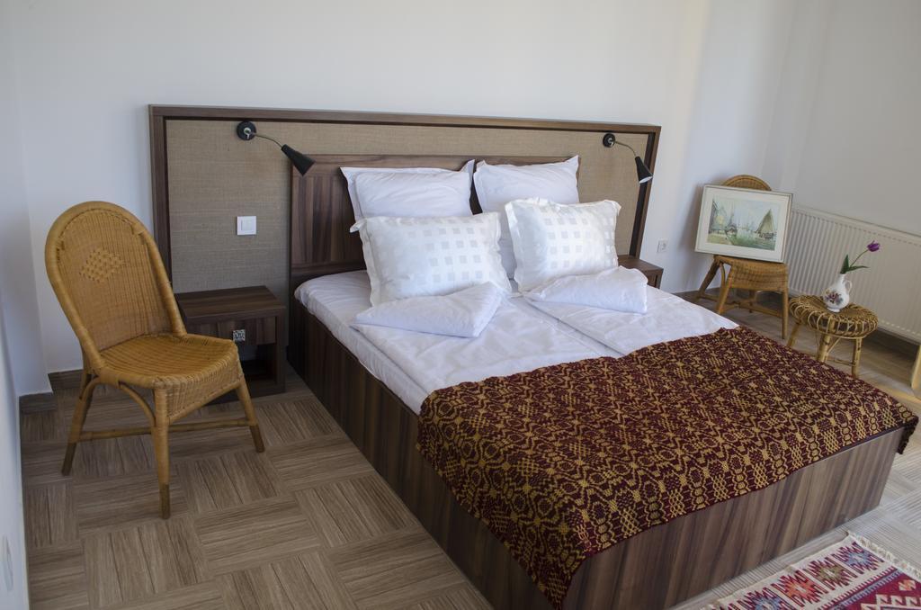 Mai Danube Hotel Eselnita Ngoại thất bức ảnh