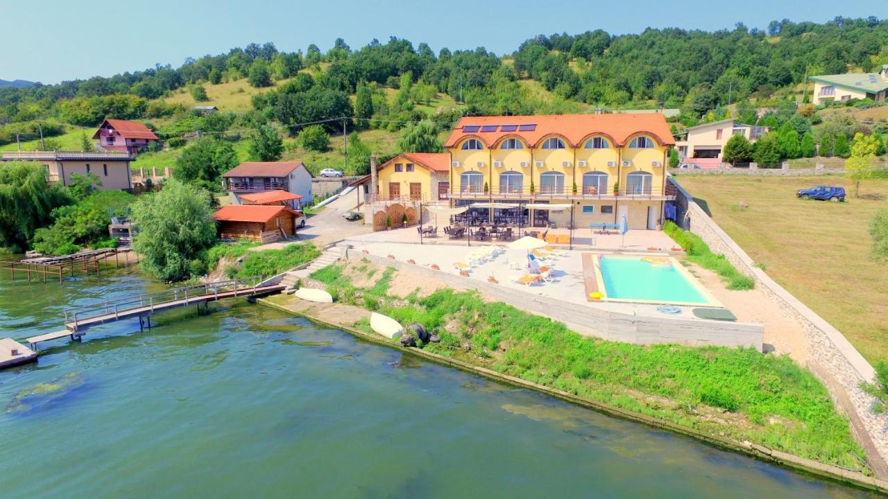 Mai Danube Hotel Eselnita Ngoại thất bức ảnh